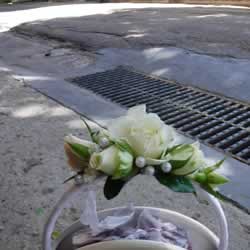 Cerchietto con rose bianche